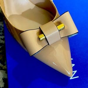 Stuart Weitzman Belle Pointe